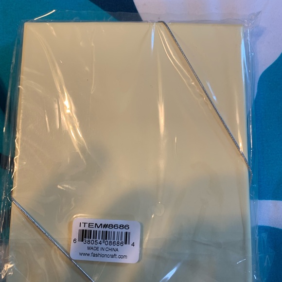 Beautiful decorative cross gift box. New - Picture 2 of 4